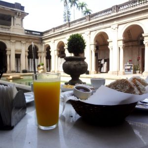 CAFÉ DA MANHÃ NO PARQUE LAGECHIC E DELICIOSO